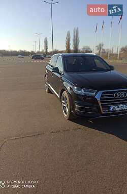 Позашляховик / Кросовер Audi Q7 2017 в Ананьїві