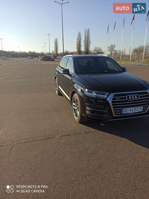 Внедорожник / Кроссовер Audi Q7 2017 в Ананьеве
