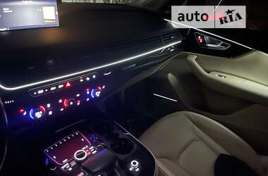 Позашляховик / Кросовер Audi Q7 2017 в Рівному