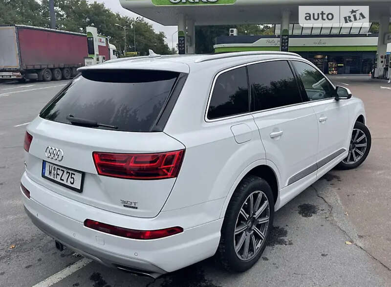 Внедорожник / Кроссовер Audi Q7 2017 в Ровно