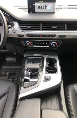 Внедорожник / Кроссовер Audi Q7 2019 в 