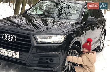 Внедорожник / Кроссовер Audi Q7 2016 в 