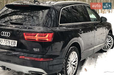 Внедорожник / Кроссовер Audi Q7 2016 в 