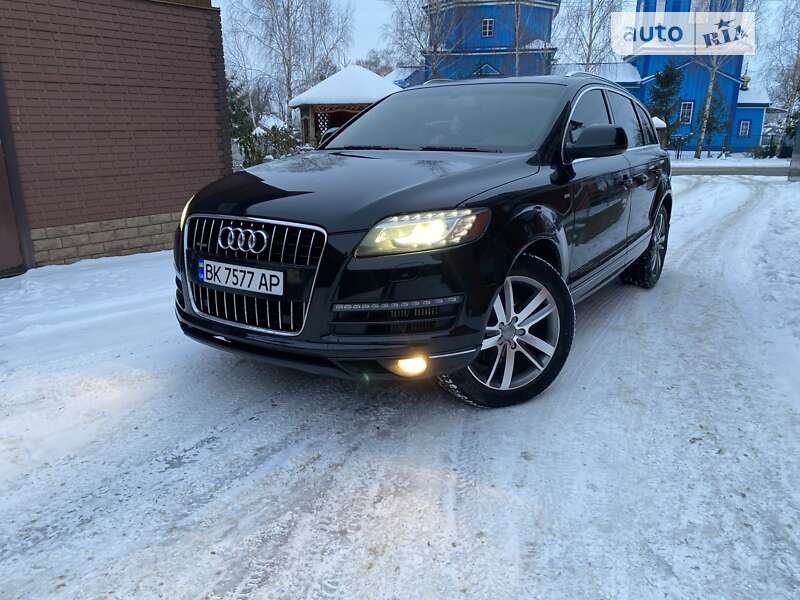 Позашляховик / Кросовер Audi Q7 2010 в 