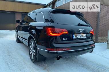 Позашляховик / Кросовер Audi Q7 2010 в 