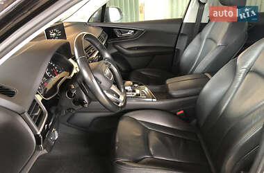 Внедорожник / Кроссовер Audi Q7 2016 в 