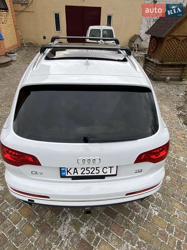 Внедорожник / Кроссовер Audi Q7 2013 в Звягеле