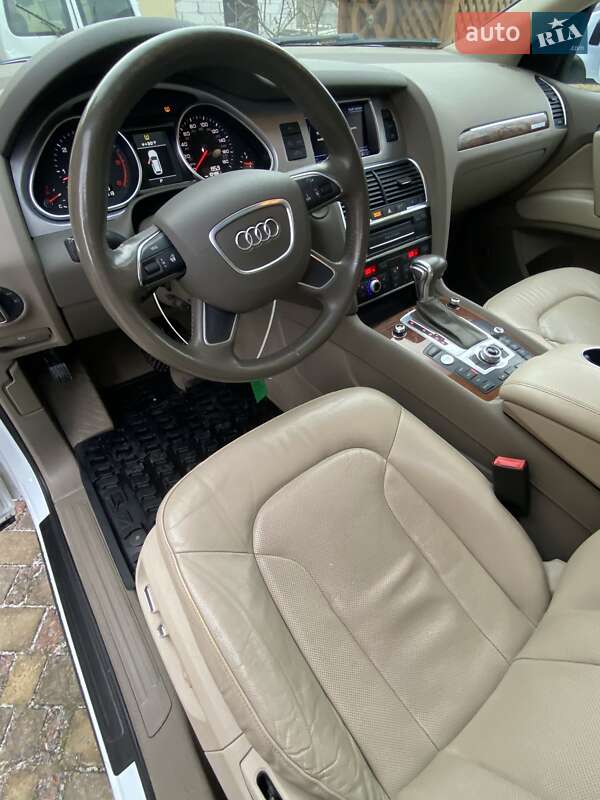 Внедорожник / Кроссовер Audi Q7 2013 в Звягеле