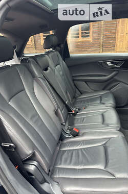 Позашляховик / Кросовер Audi Q7 2015 в 