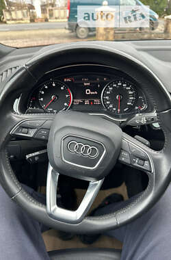 Позашляховик / Кросовер Audi Q7 2015 в 