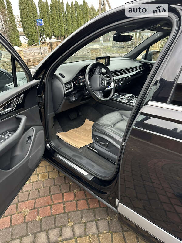 Внедорожник / Кроссовер Audi Q7 2015 в Косове