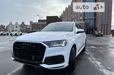 Внедорожник / Кроссовер Audi Q7 2020 в 