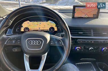 Внедорожник / Кроссовер Audi Q7 2016 в 