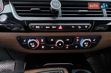 Внедорожник / Кроссовер Audi Q7 2016 в 
