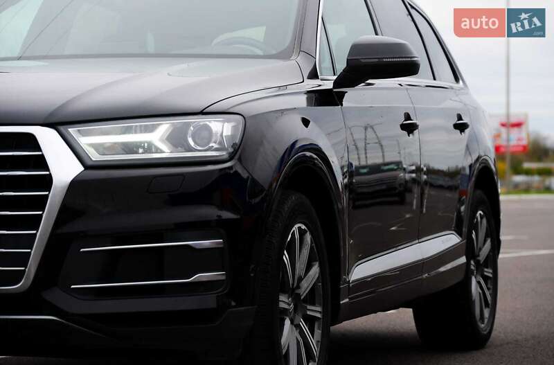 Внедорожник / Кроссовер Audi Q7 2019 в Луцке