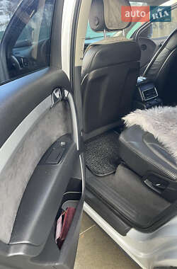 Внедорожник / Кроссовер Audi Q7 2010 в 