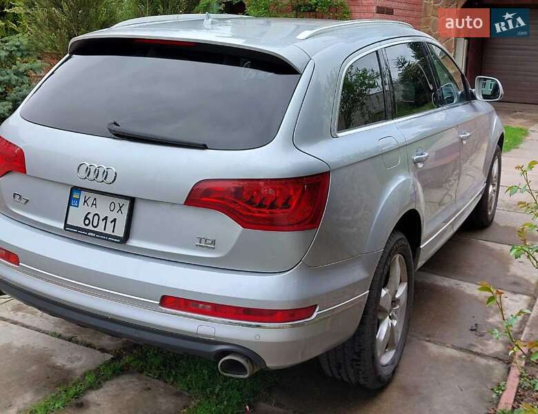 Позашляховик / Кросовер Audi Q7 2013 в Києві