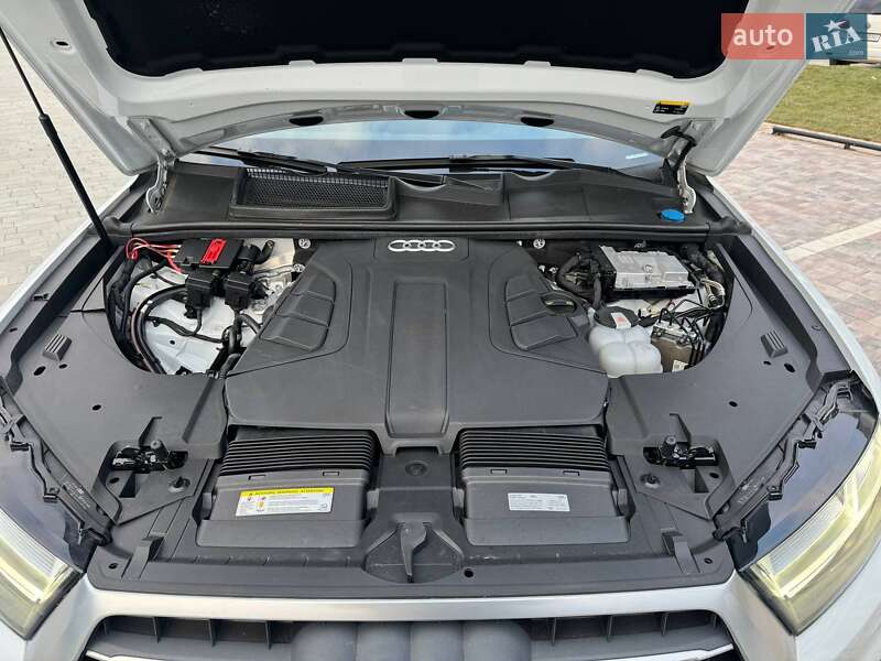 Внедорожник / Кроссовер Audi Q7 2018 в Ужгороде