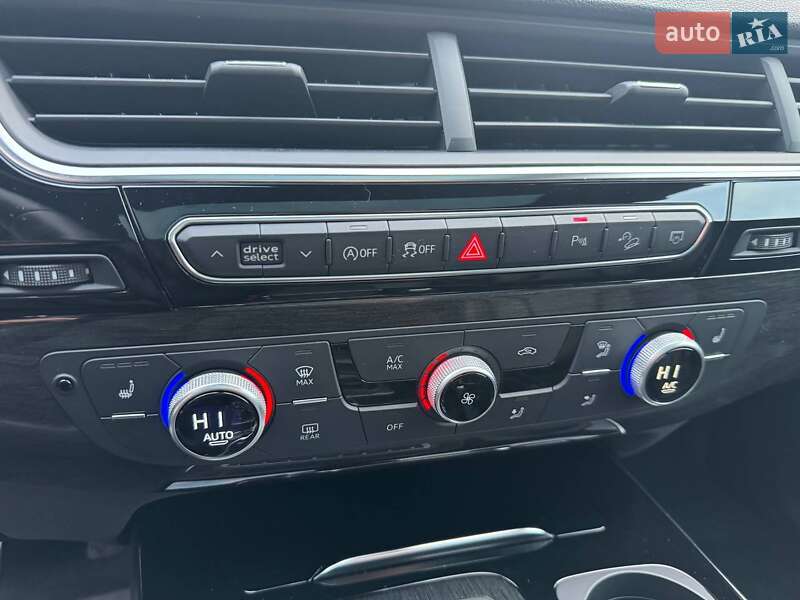 Внедорожник / Кроссовер Audi Q7 2018 в Ужгороде