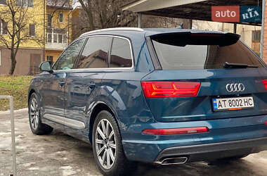 Позашляховик / Кросовер Audi Q7 2018 в 