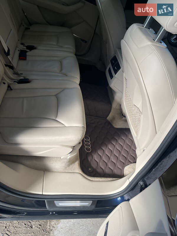 Позашляховик / Кросовер Audi Q7 2016 в Львові