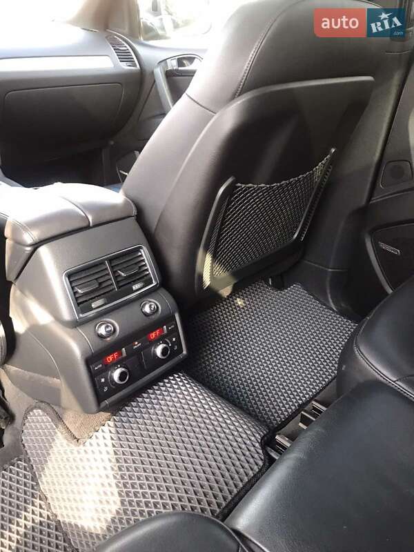 Внедорожник / Кроссовер Audi Q7 2011 в Новой Ушице