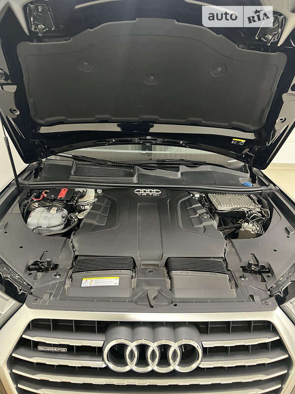 Внедорожник / Кроссовер Audi Q7 2017 в Хмельницком