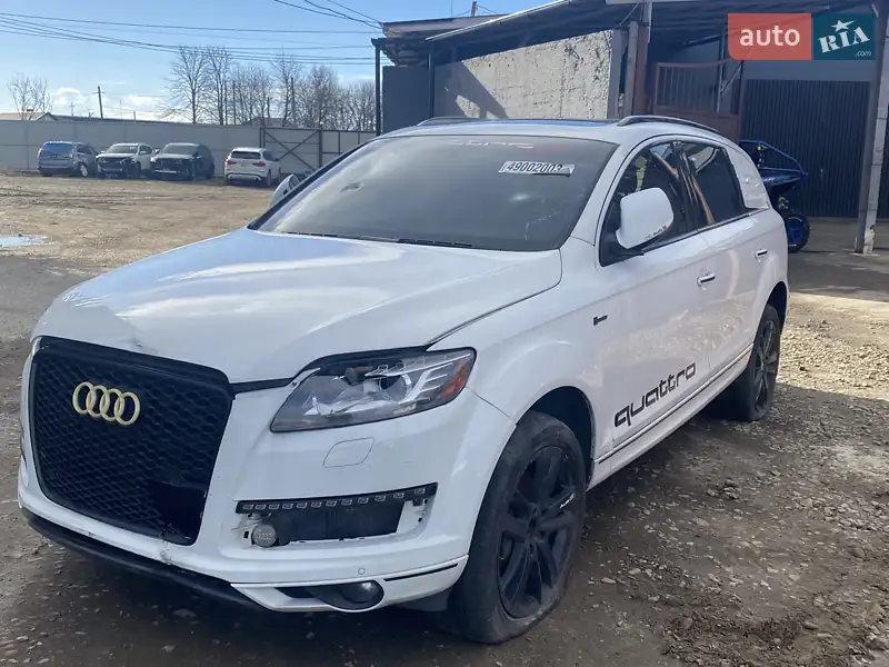 Внедорожник / Кроссовер Audi Q7 2015 в 