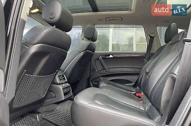 Внедорожник / Кроссовер Audi Q7 2015 в 