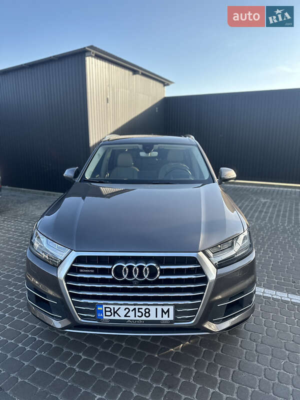 Внедорожник / Кроссовер Audi Q7 2016 в Львове