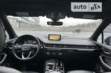 Позашляховик / Кросовер Audi Q7 2017 в 