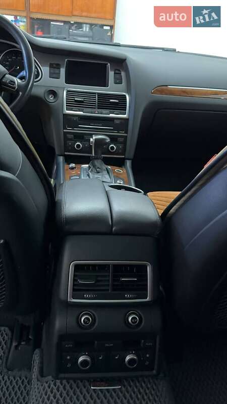 Внедорожник / Кроссовер Audi Q7 2015 в Калуше