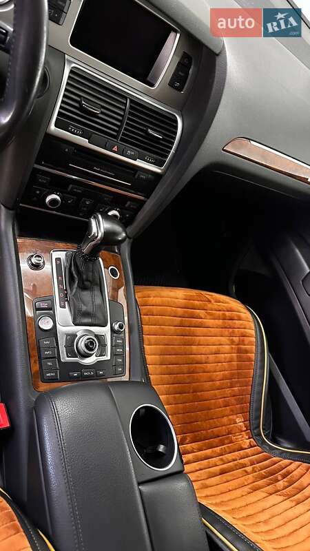 Позашляховик / Кросовер Audi Q7 2015 в Калуші