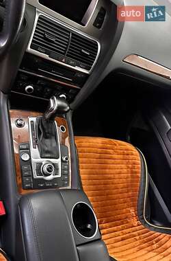 Внедорожник / Кроссовер Audi Q7 2015 в 