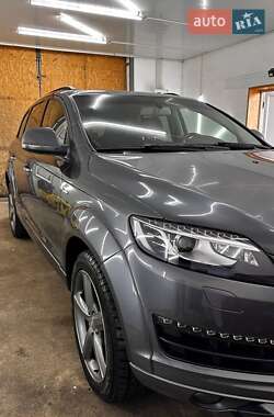Внедорожник / Кроссовер Audi Q7 2015 в 