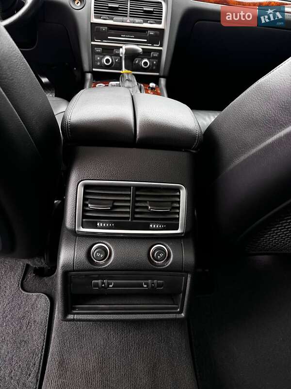 Позашляховик / Кросовер Audi Q7 2015 в Яворові