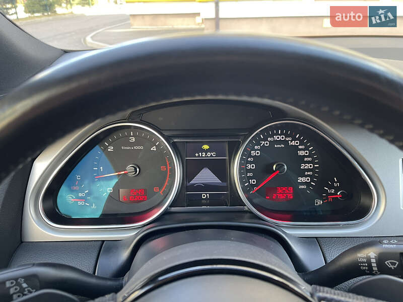Позашляховик / Кросовер Audi Q7 2011 в Рівному