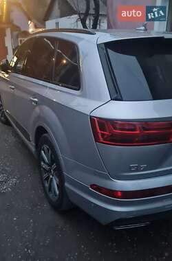 Внедорожник / Кроссовер Audi Q7 2018 в Рахове