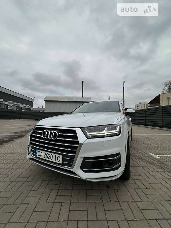 Внедорожник / Кроссовер Audi Q7 2017 в Черкассах