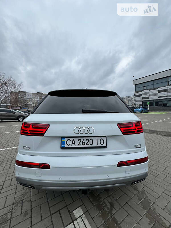 Внедорожник / Кроссовер Audi Q7 2017 в Черкассах
