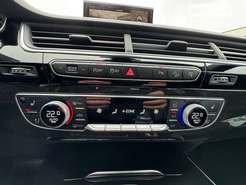 Внедорожник / Кроссовер Audi Q7 2017 в Черкассах