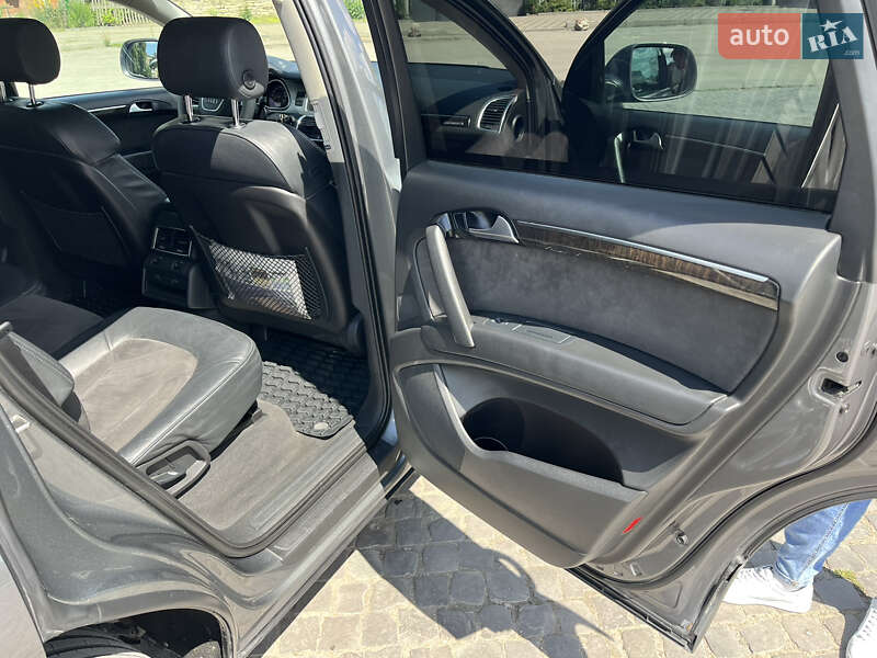 Внедорожник / Кроссовер Audi Q7 2013 в Каменец-Подольском