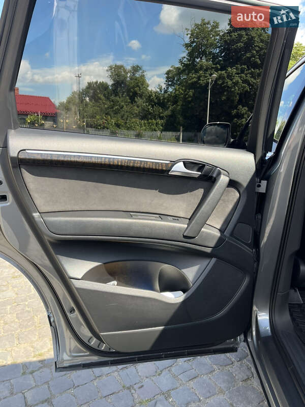Внедорожник / Кроссовер Audi Q7 2013 в Каменец-Подольском