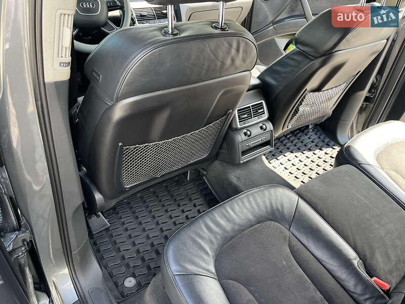 Внедорожник / Кроссовер Audi Q7 2013 в Каменец-Подольском