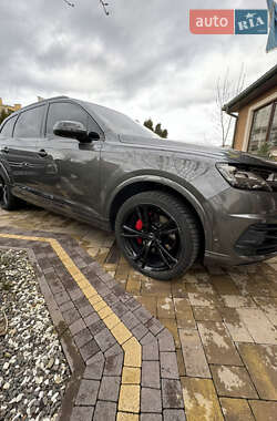 Внедорожник / Кроссовер Audi Q7 2019 в 