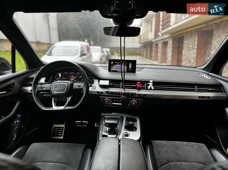 Внедорожник / Кроссовер Audi Q7 2018 в Хусте