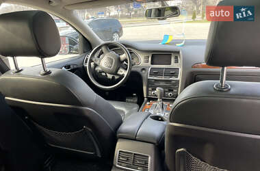 Внедорожник / Кроссовер Audi Q7 2010 в 