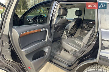 Внедорожник / Кроссовер Audi Q7 2010 в 