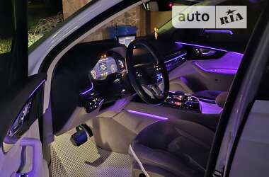 Внедорожник / Кроссовер Audi Q7 2017 в 