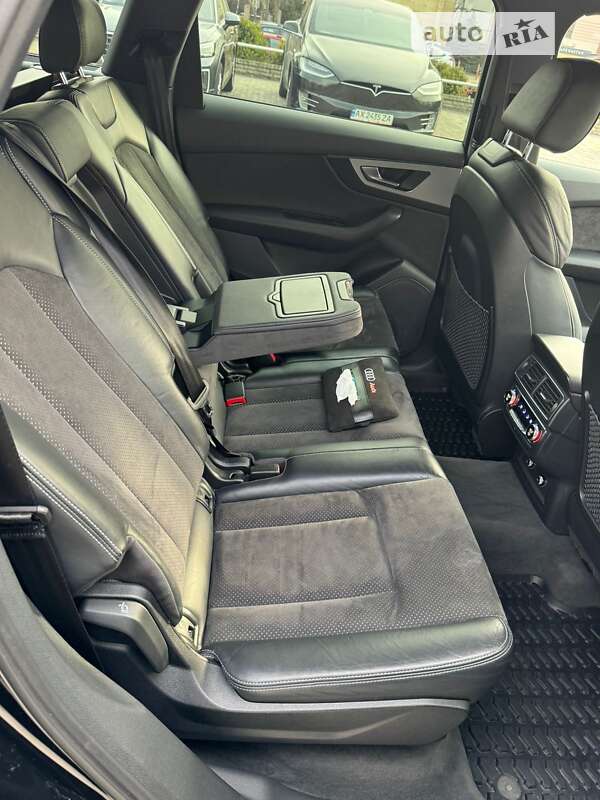 Внедорожник / Кроссовер Audi Q7 2018 в Киеве